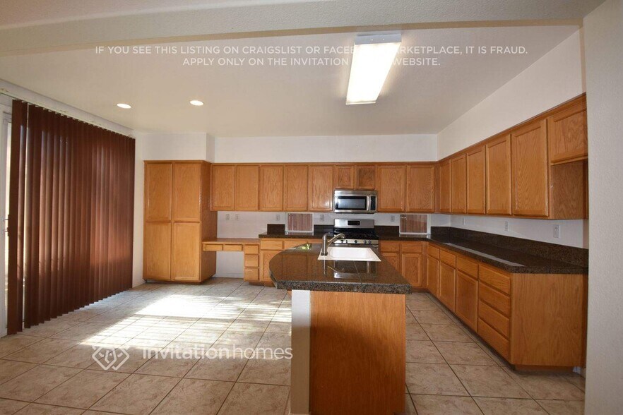 Building Photo - 9554 E Park Dr