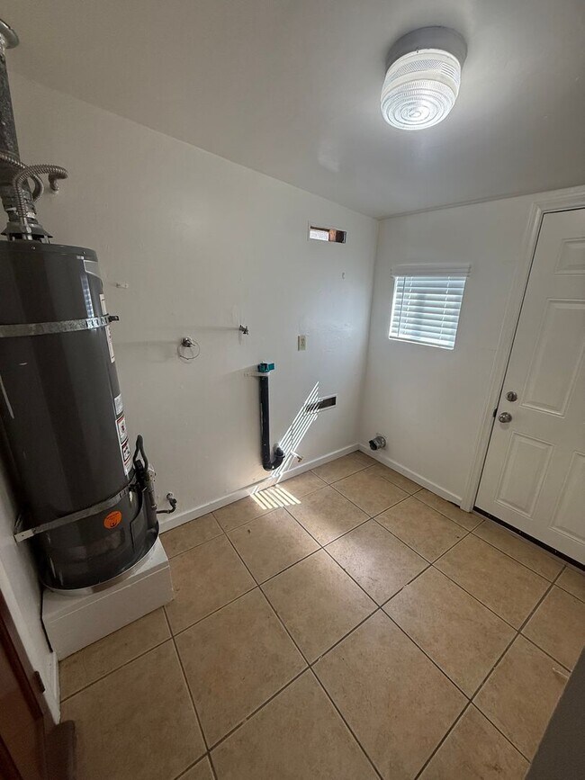 Building Photo - Beautiful 3 Bedroom La Mesa Home