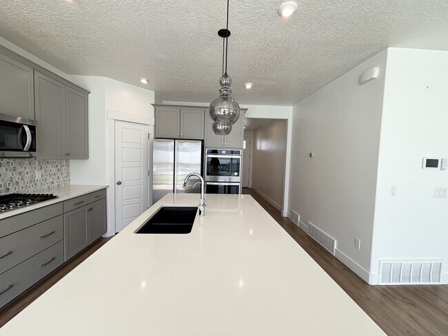 Building Photo - 6086 W Esker Terrace Ln