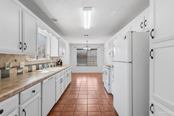 Building Photo - 3409 Violet Ave W