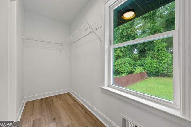 Building Photo - 3266 W Manor Ln SW