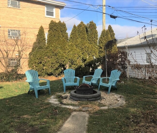 Building Photo - 6550 W Ebinger Dr