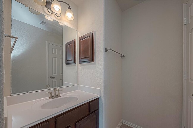 Building Photo - 13910 Desert Trace Ct