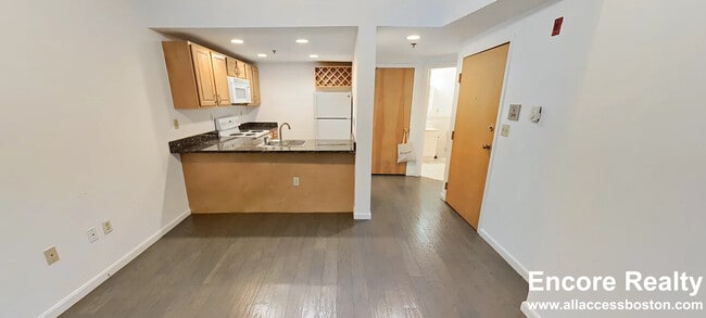 Building Photo - 20 Queensberry St