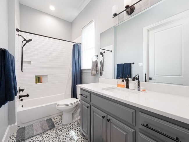 Building Photo - open concept 4bd - rent to own