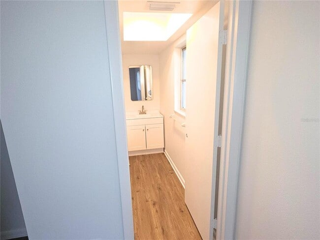 Building Photo - 210 Albee Rd W