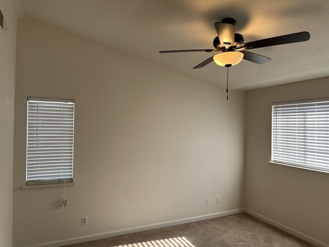Building Photo - 742 Cherry Hills Ct
