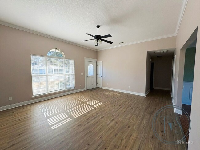 Building Photo - WINTER MOVE-IN SPECIAL: $300 OFF 1ST MONTH...