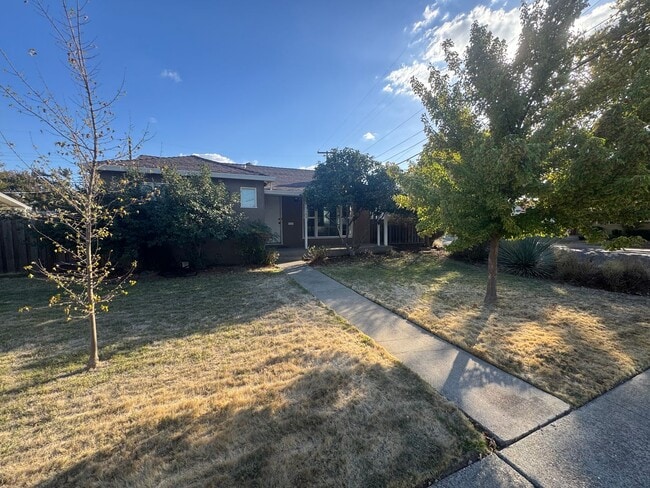 Primary Photo - 2 bedroom | 1 bathroom | Tahoe Park single...