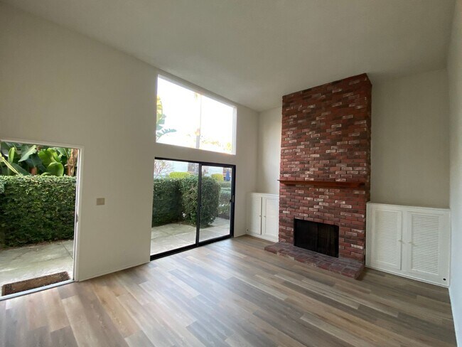 Building Photo - 659 Del Parque Dr