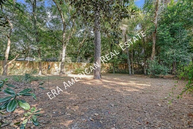 Building Photo - 2037 Lewis Turner Blvd