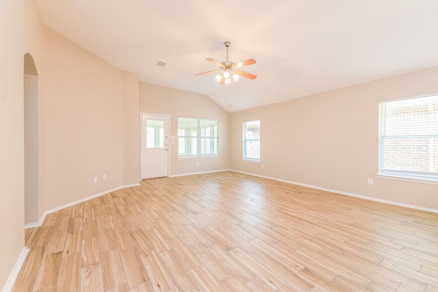 Building Photo - 709 Fireberry Dr