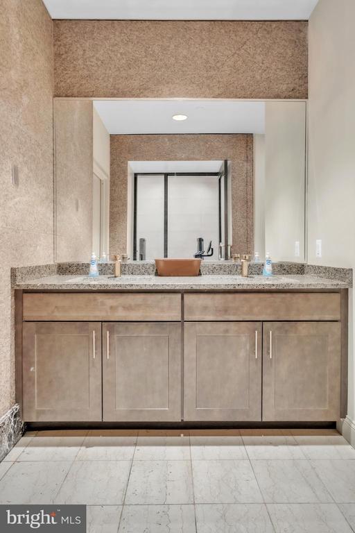 Building Photo - 1801 Market St