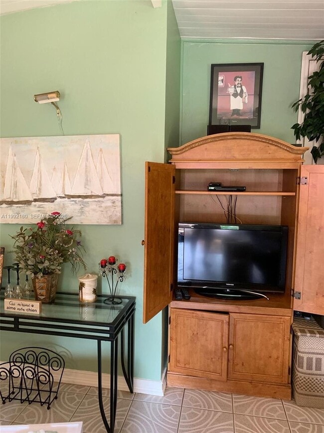 Building Photo - 1916 Coolidge St