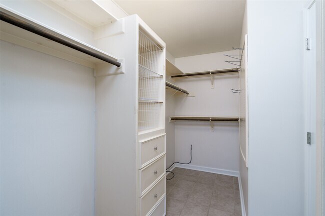 Building Photo - 11602 Jaycreek Dr