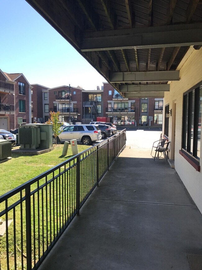 Building Photo - 380 S Upper St