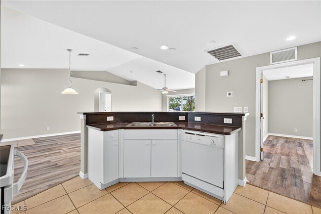 Building Photo - 1826 NE 18th Ave