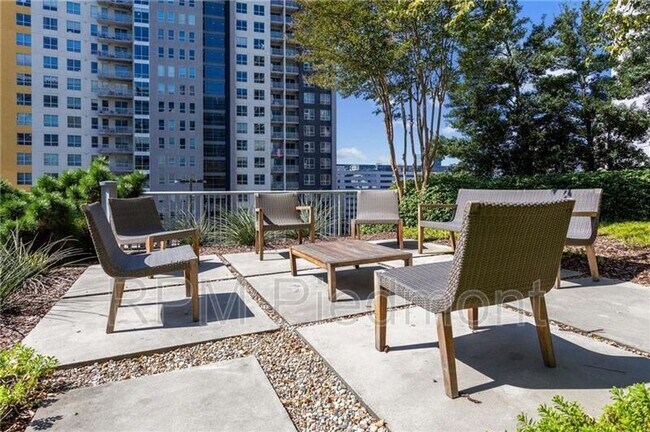 Building Photo - 44 Peachtree Pl NW