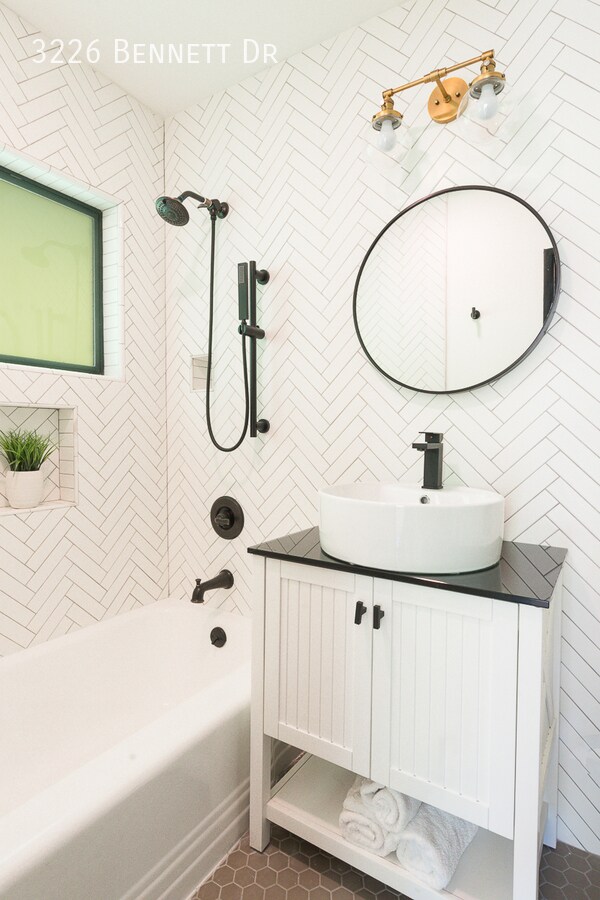 Building Photo - 3226 Bennett Dr