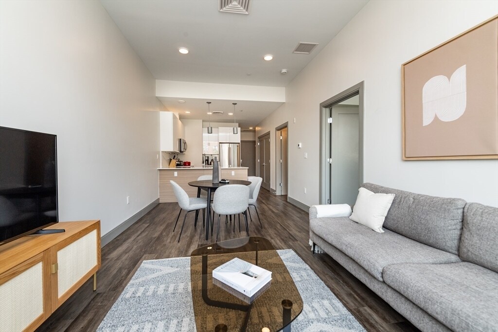 Building Photo - 408 Mystic Ave