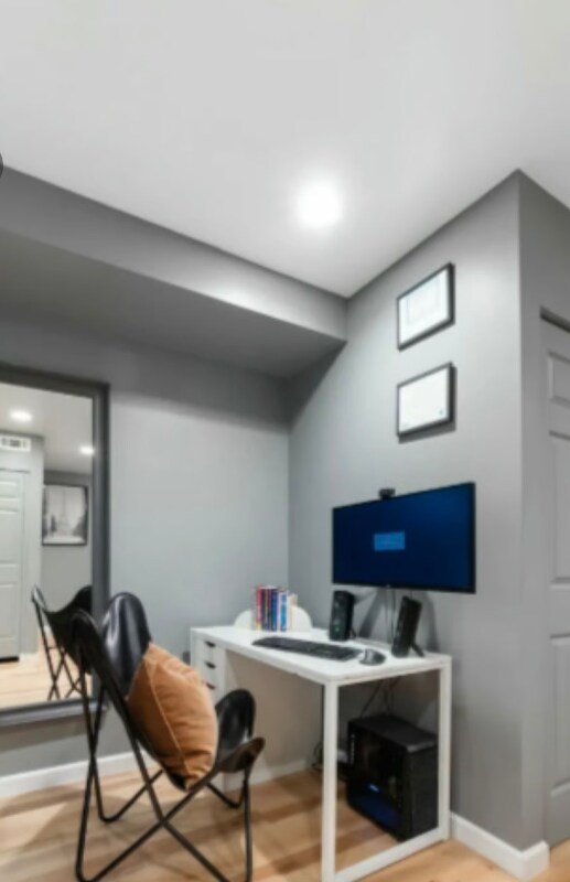 Building Photo - 2321 W Harrison St