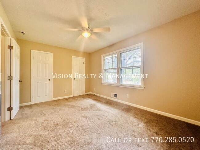 Building Photo - 6150 Mallory Rd
