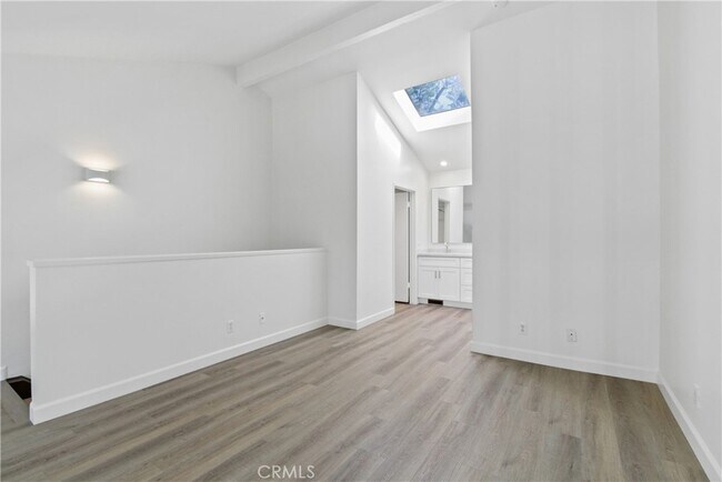 Building Photo - 80 Lakepines-