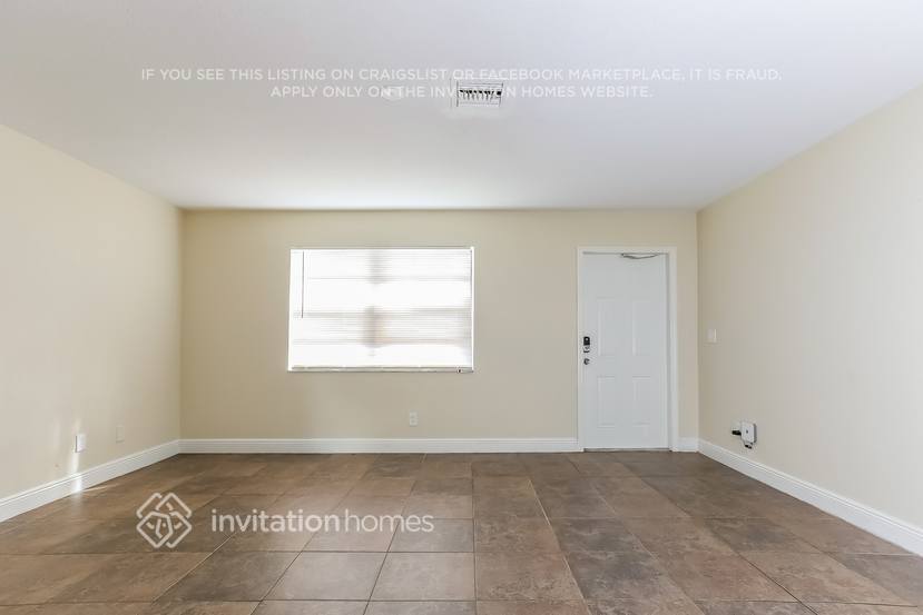 Building Photo - 7441 Douglas St