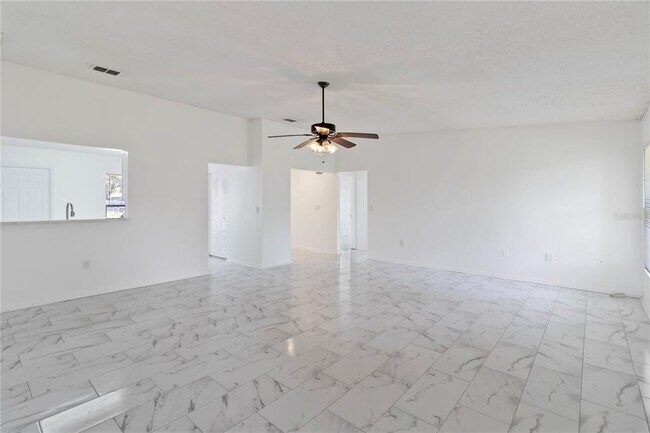 Building Photo - 406 Long Dr