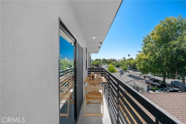 Building Photo - 6704 Kester Ave