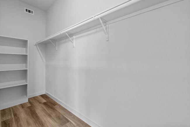 Building Photo - 4004 Banister Ln