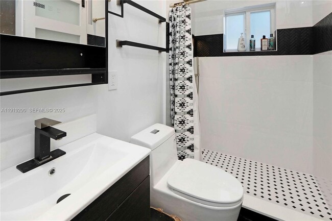 Building Photo - 15440 SW 102nd Pl