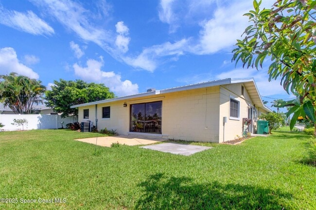 Building Photo - 331 Carmine Dr