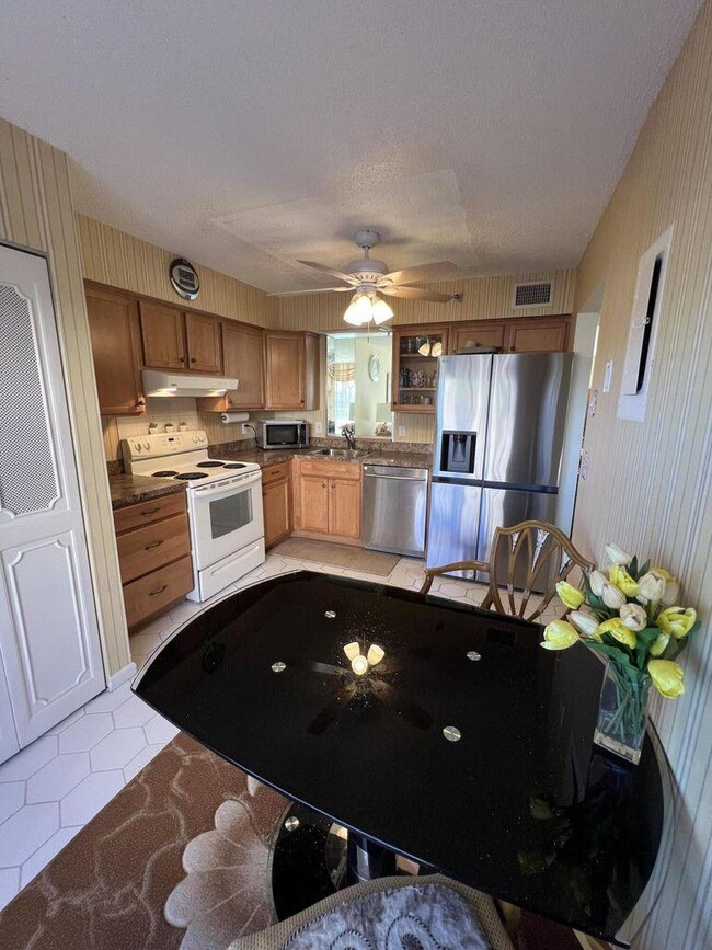 Building Photo - 14575 Bonaire Blvd