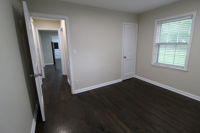 Building Photo - 1/2 Off Your August 2025 Rent On This 2 Be...