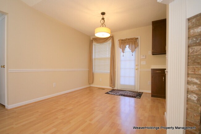Building Photo - 159 Robinson Rd