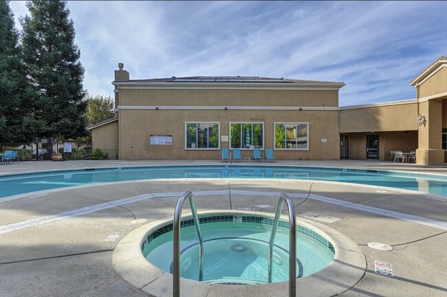 Building Photo - 501 Gibson Dr