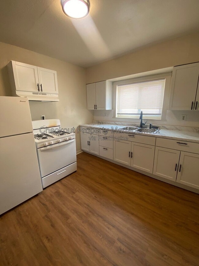Building Photo - 3032 Tennyson Ave