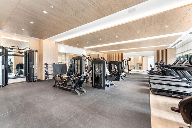 Building Photo - 220 Lake Shore Dr