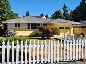 Building Photo - 920 Brighton Ave