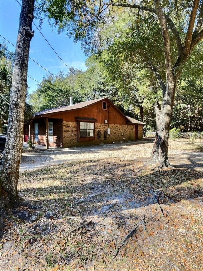 Building Photo - 3 BD 2 BA Home in the Ocean Springs School District