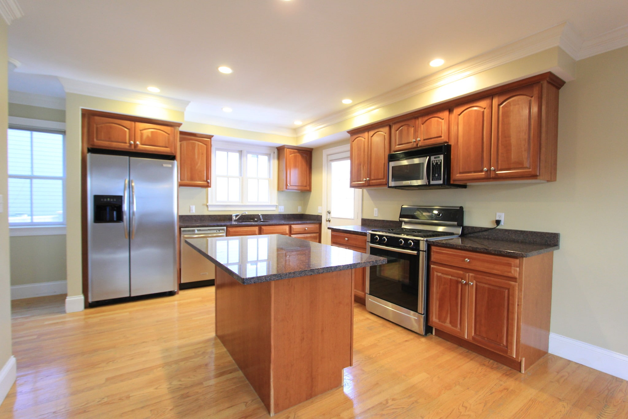 Building Photo - 49 Wyman St