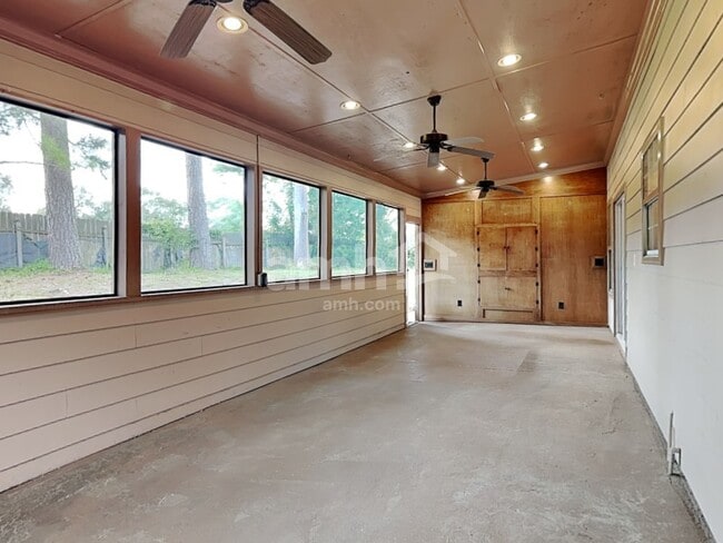 Building Photo - 2820 Wadley Ln