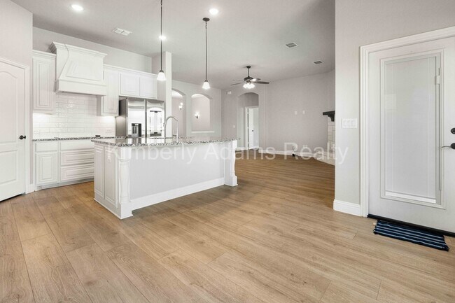 Building Photo - 213 Lariat Trail