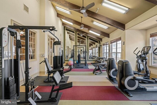 Building Photo - 12956 Centre Park Cir