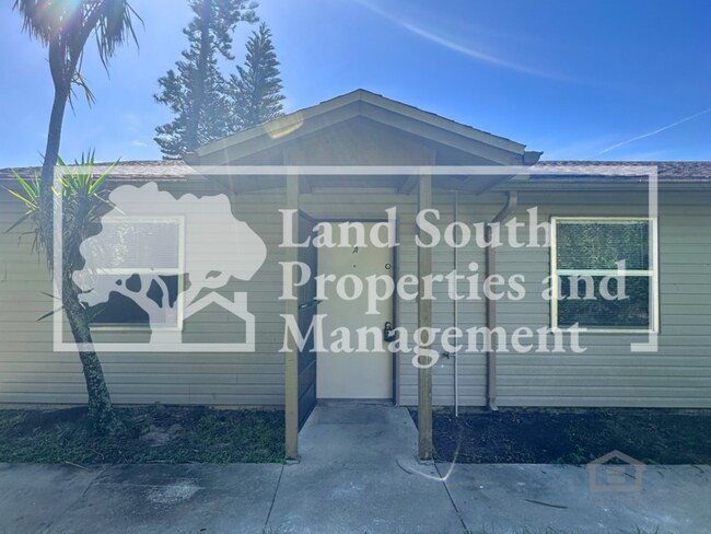 Primary Photo - 2527 Crystal Lake Acres Dr