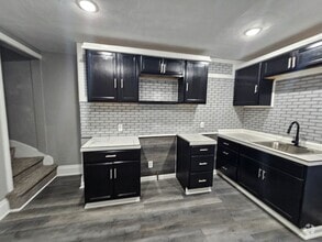 Building Photo - Newly updated 2 bedroom 1 bath apartment f...