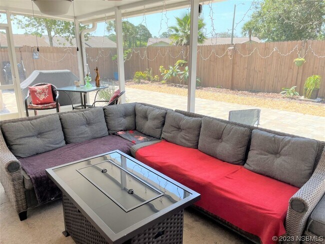 Building Photo - 802 Egret Ct