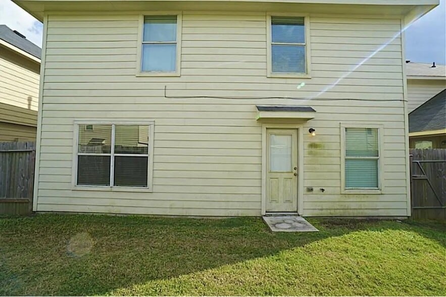 Building Photo - 882 Sun Prairie Dr