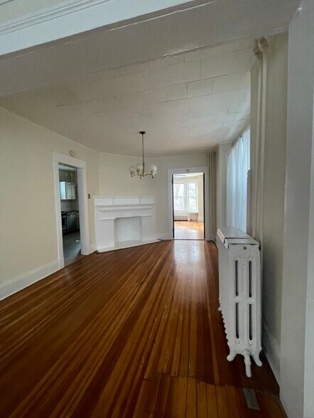 Building Photo - 890 Lancaster St